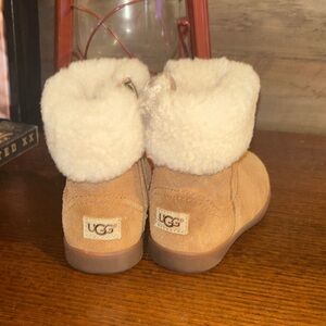 UGG Kids Boots in Tan and Cream